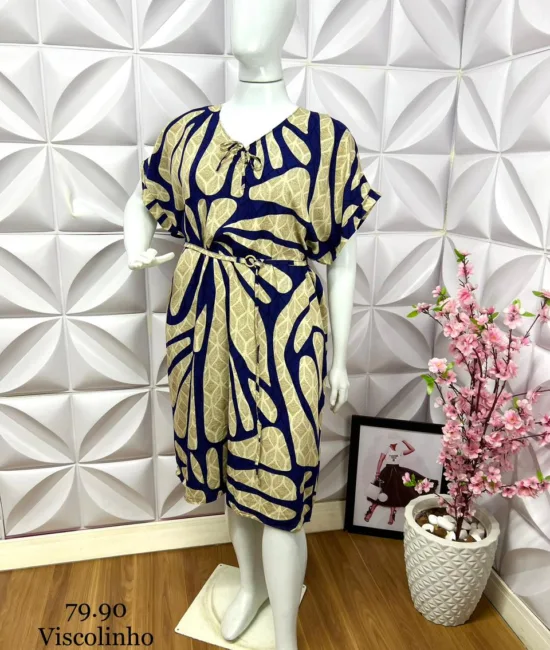 Vestido Viscolinho Plus com Cordão Maristela - Azul Marinho com Bege - Milla Chic