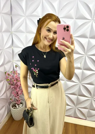 Tshirt Bordada Manga Dobrada Magali - Preto - Milla Chic