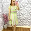 Vestido Alfaiataria Ombro a Ombro Babadinho Listrado Tati - Verde e Rosa - Milla Chic