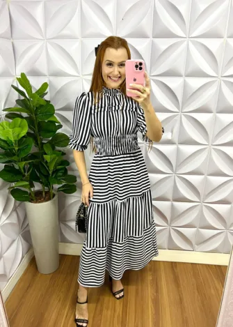 Vestido Crepe Alfaiataria Listrado Longo Ketelyn - Preto - Milla Chic