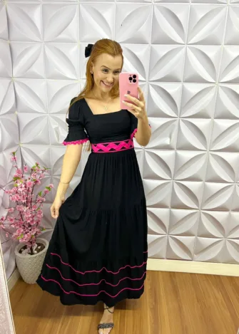 Vestido Sarja com Guipper Longo Maria Alice - Preto com Rosa - Milla Chic