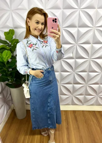 Camisa de Tricoline Listrada Com Bordado Floral Manga Longa Analice - Azul - Milla Chic