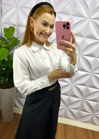 Camisa Tricoline Com Bordado De Guipper e Botões De Coração Maria Eduarda - Branco - Milla Chic