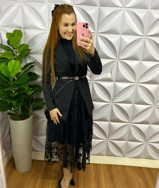 Saia Tule com Flores Bordadas Isabella - Preta - Milla Chic