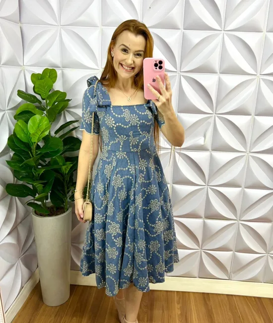 Vestido Jeans Bordado Com Laço Na Manga Alice - Azul Escuro - Milla Chic