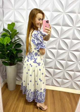 Vestido Linhocel Bordado Manga Princesa Longo Luara - Areia  e Rosa - Milla Chic