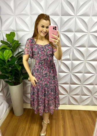 Vestido no Chiffon Floral Mídi Catarina - Preto com Roxo - Milla Chic