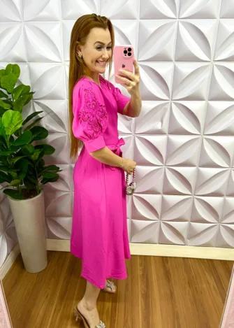 Vestido no Linho Sarjado Bordado Richelieu Damaris - Rosa - Milla Chic