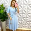 Vestido no Linho Sarjado Bordado Richelieu Damaris - Azul - Milla Chic