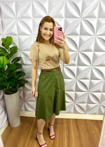 Tshirt De Malha de Algodão Com Cereja Bordada Cherry - Areia - Milla Chic