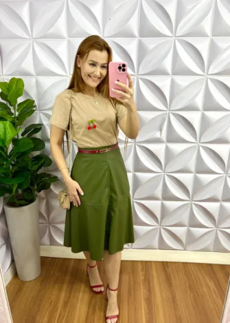 Tshirt De Malha de Algodão Com Cereja Bordada Cherry - Areia - Milla Chic