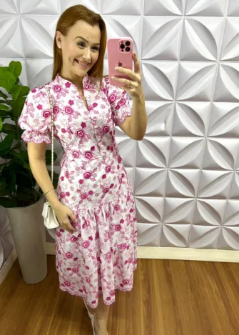Milla Chic - millachic com br vestido lasie algodao 3d mangas princesa com botoes encapados kate branco com rosa 8 Vestido Lasie Algodão 3D Mangas Princesa Com Botões Encapados Kate - Branco Com Rosa - Milla Chic