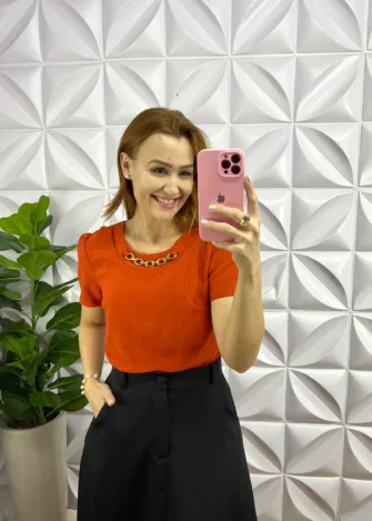 Blusa Dunna Com Colar De Corrente Juliane - Terra Cota - Milla Chic