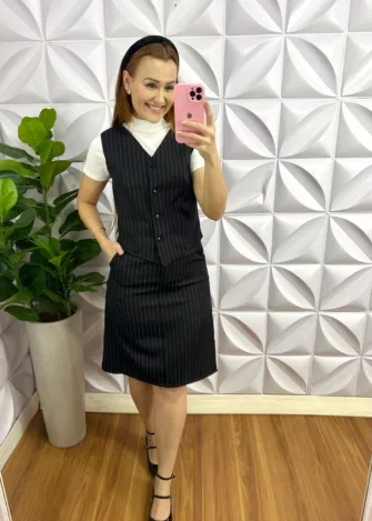 Conjunto Risca De Giz Alfaiataria Curto Com Colete  Carolina - Preto - Milla Chic