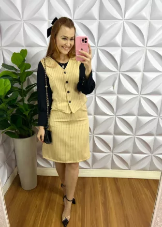 Milla Chic - millachic com br conjunto risca de giz alfaiataria curto com colete carolina preto copia 4 Conjunto Risca De Giz Alfaiataria Curto Com Colete Carolina - Areia - Milla Chic