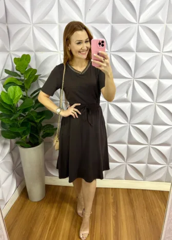 Milla Chic - millachic com br conjunto tecido de moletinho gola pique saia gode lara preto copia 2 Conjunto Tecido de Moletinho Gola Pique Saia Godê Lara - Marrom - Milla Chic