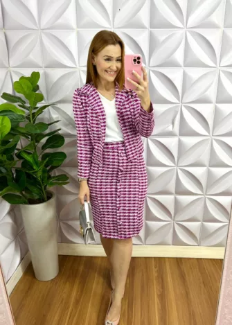 Milla Chic - millachic com br conjunto tweed quadriculado blazer e saia tubinho sheilla cherry 1 Conjunto Tweed Quadriculado Blazer e Saia Tubinho Sheilla - Cherry - Milla Chic