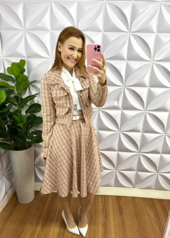 Milla Chic - millachic com br conjunto tweed tres pecas com saia gode elisa preto copia 2 Conjunto Tweed Três Peças Com Saia Godê Elisa - Areia - Milla Chic