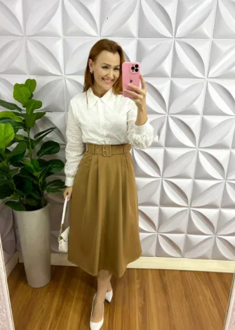 Milla Chic - millachic com br saia alfaiataria midi com cinto encapado amelia caramelo 2 Saia Alfaiataria Mídi Com Cinto Encapado Amélia - Caramelo - Milla Chic