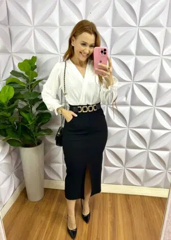 Saia Cotelê Com Elastano Mídi Fenda Frontal Cristina - Preto - Milla Chic