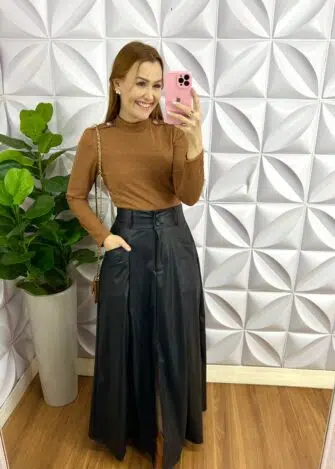 Saia Couro Longo Com Fenda Frontal Janice - Preta - Milla Chic
