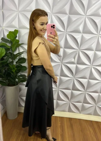 Saia Envelope De Couro Mídi Liriane - Preta - Milla Chic
