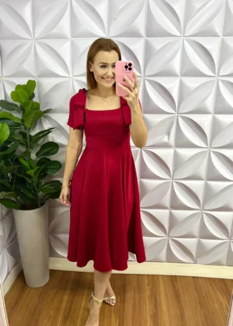 Vestido Crepe Alfaiataria Mídi Godê Com Laço Alice - Cherry - Milla Chic