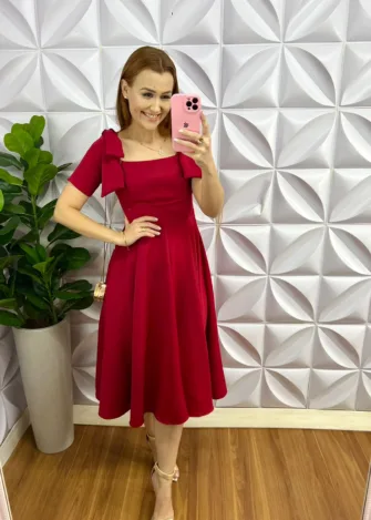 Vestido Crepe Alfaiataria Mídi Godê Com Laço Alice - Cherry - Milla Chic