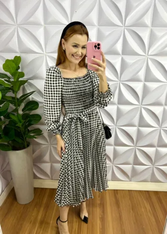 Vestido Lastex Saia Plissada Mídi Carla - Preto e Branco - Milla Chic