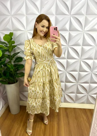Vestido Linho Bordado Manga Princesa Mídi Luara - Amarelo - Milla Chic