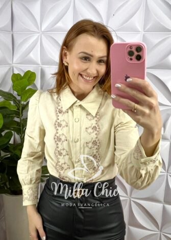Camisa Linho Babado Sobreposto Bordado Manga Longa Zelândia - Areia - Milla Chic