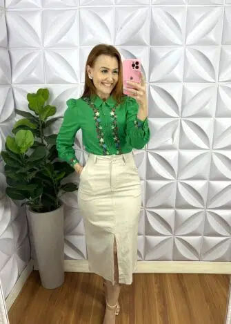Camisa Linho Bordada Floral Manga Longa Berlin - Verde - Milla Chic