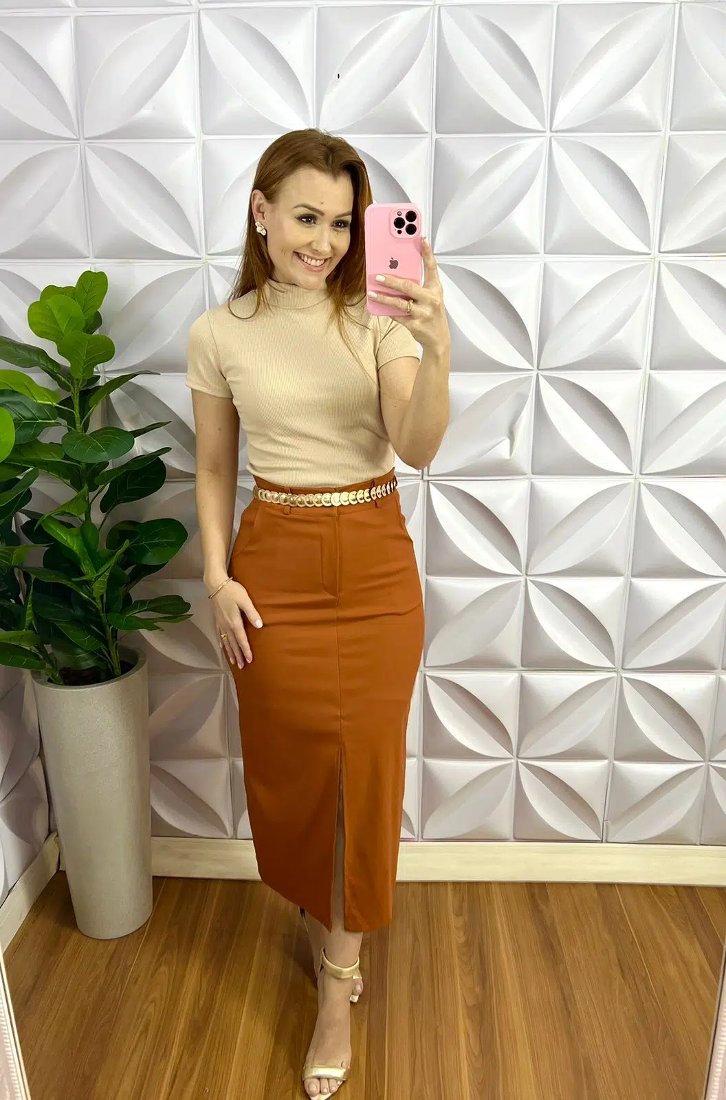 Saia Sarja Com Elastano Mídi Fenda Frontal Cristina - Caramelo - Milla Chic