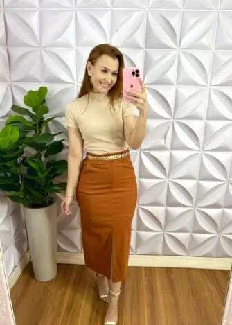 Saia Sarja Com Elastano Mídi Fenda Frontal Cristina - Caramelo - Milla Chic