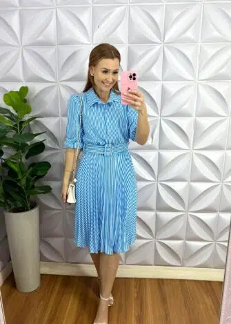 Vestido Alfaiataria Listrado Com Saia Plissada Manga 7/8 Aurora - Azul - Milla Chic