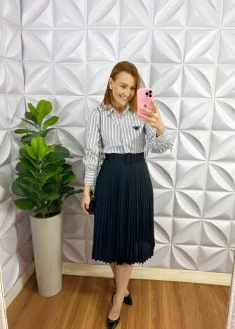 Camisa de Tricoline Listrada Plaquinha Bordada Patrícia - Preta - Milla Chic