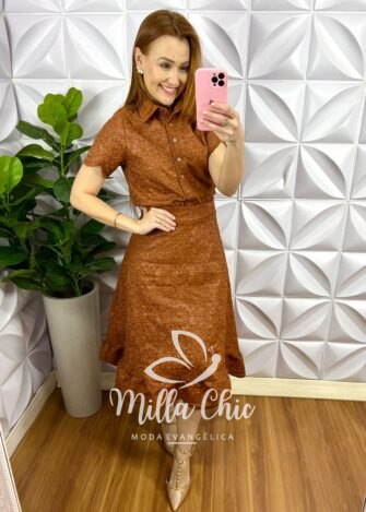Conjunto Couro Laíse Camisa e Saia Mídi Liriane - Caramelo - Milla Chic