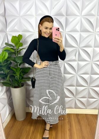 Saia Alfaiataria Mídi Evase Estampada Pied De Poule - Preta e Branca - Milla Chic
