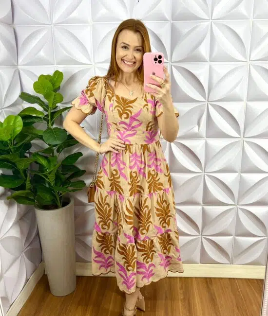 Vestido de Laise de Algodão Todo Bordado Fabiane - Areia com Rosa e Caramelo - Milla Chic