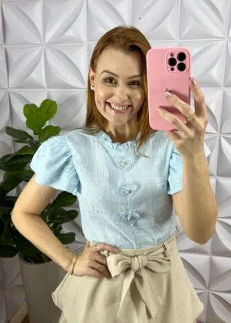 Blusa Cambraia de Linho Com Aplicação de Coração Barbara - Azul - Milla Chic