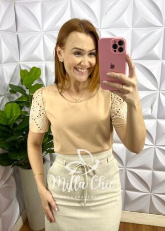 Blusa Cetim Manga Com Bordado Richelieu Sandra - Doce de Leite - Milla Chic