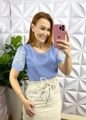 Blusa Cetim Manga Com Bordado Richelieu Sandra - Azul - Milla Chic