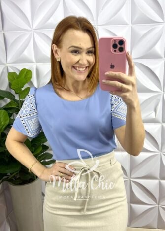 Blusa Cetim Manga Com Bordado Richelieu Sandra - Azul - Milla Chic