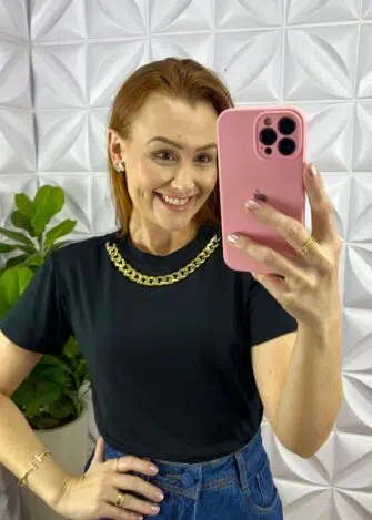 Blusa Moletinho Com Colar Dourado Ana Beatriz - Preto - Milla Chic