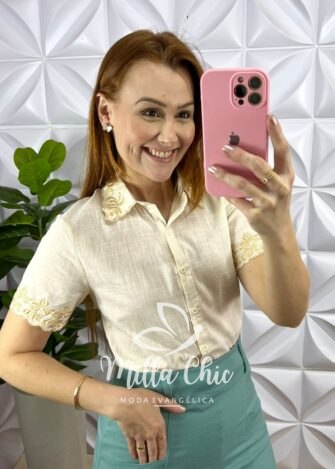 Camisa Cambraia de Linho Bordada Na Gola e Manga Lucia - Areia - Milla Chic