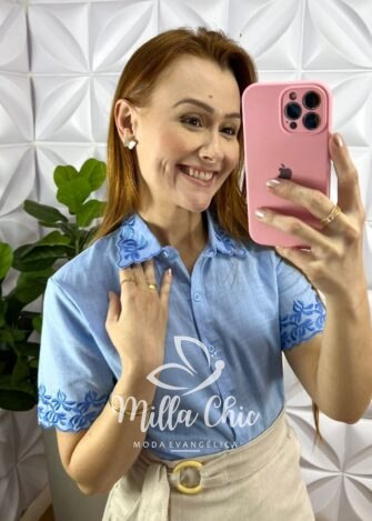 Camisa Cambraia de Linho Bordada Na Gola e Manga Lucia - Azul - Milla Chic