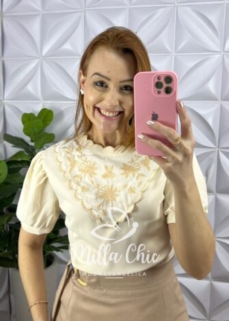 Camisa Crepe de Seda Com Babado Na Gola Bordado Estefani - Areia - Milla Chic
