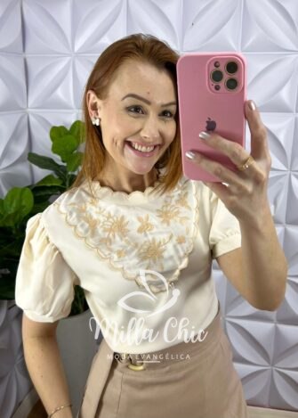 Camisa Crepe de Seda Com Babado Na Gola Bordado Estefani - Areia - Milla Chic