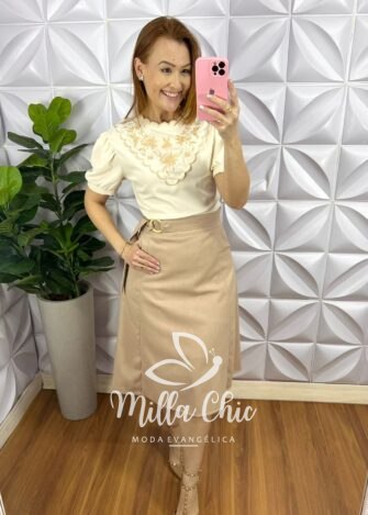 Camisa Crepe de Seda Com Babado Na Gola Bordado Estefani - Areia - Milla Chic