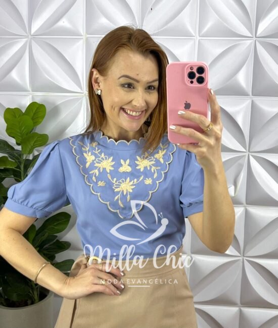 Camisa Crepe de Seda Com Babado Na Gola Bordado Estefani - Baby Blue - Milla Chic